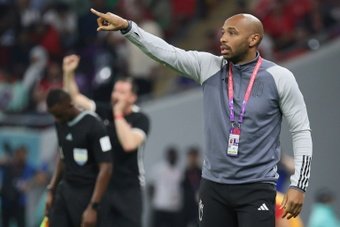O jornal 'L'Equipe' assegura que Thierry Henry é o novo técnico das seleções sub-21 e sub-23 da França. O contrato do ex-jogador com a Federação Francesa de Futebol seria válido até 2025.
