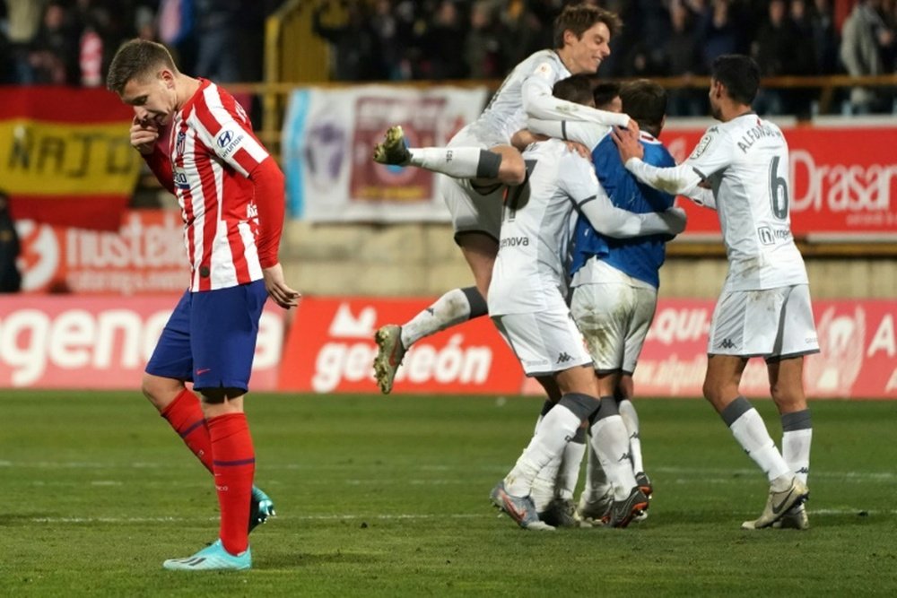 L'Atlético se fait sortir par une D3. EFE