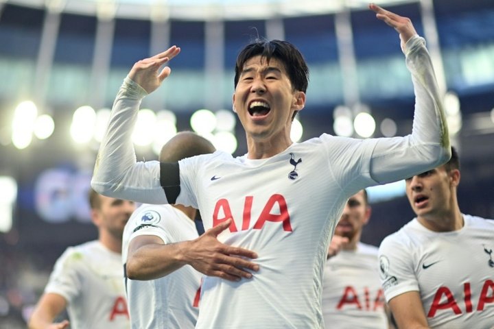 Tottenham goleia o Newcastle e entra na zona Champions com autoridade