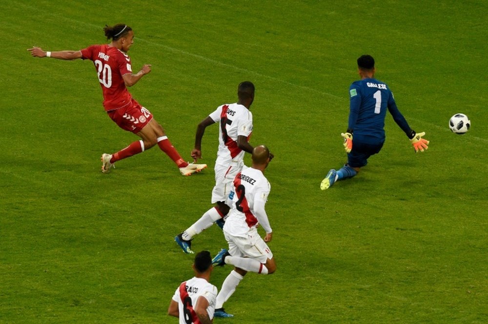 Yussuf Poulsen fue el autor del gol del triunfo danés. AFP