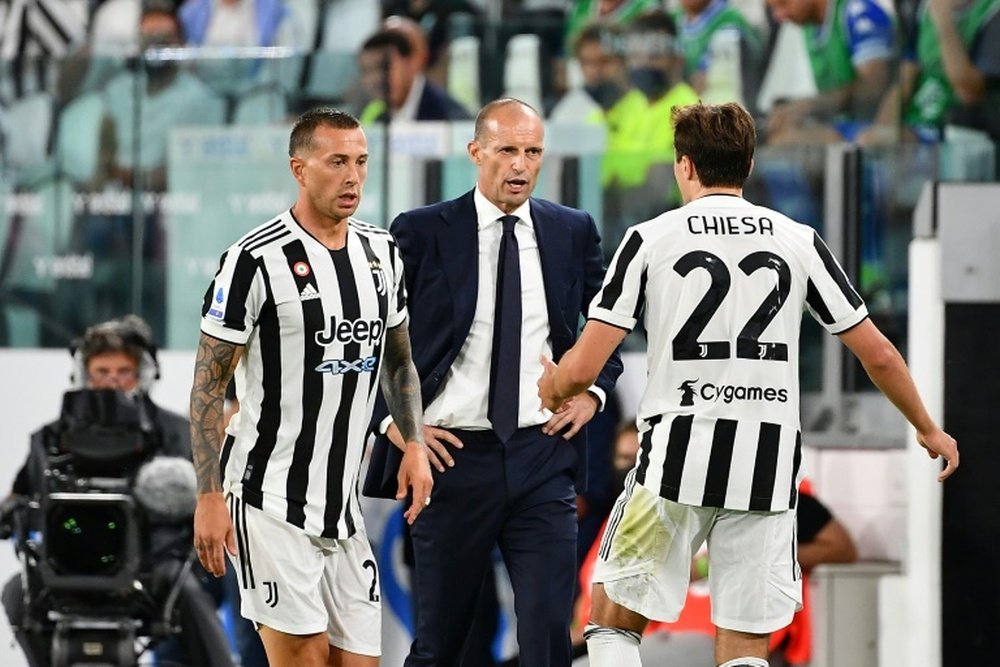 Massimiliano Allegri é questionado na Juventus. AFP