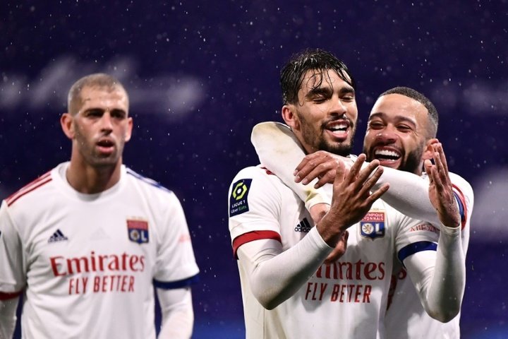 Lyon vence e transfere a pressão para PSG e Lille