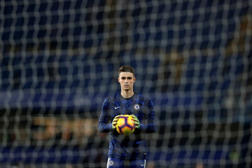 Kepa Arrizabalaga vive má temporada no Chelsea. AFP