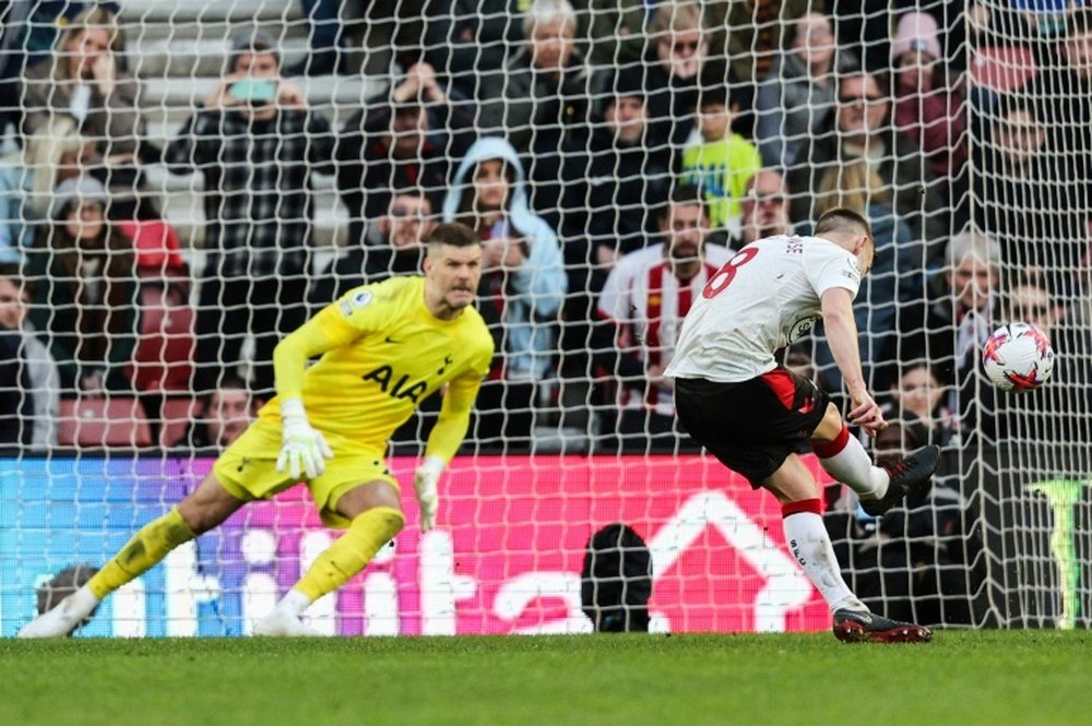 El Tottenham empató a tres ante Southampton. AFP
