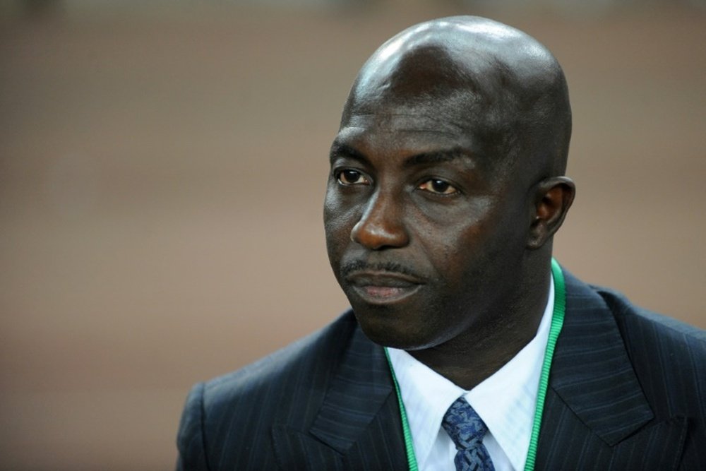 Samson Siasia debe afrontar varios castigos. AFP