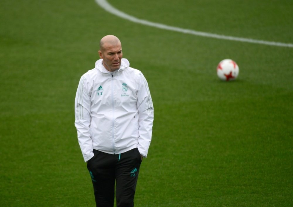 Laudrup: Zidane must keep job. AFP