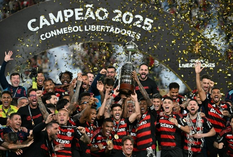 O confronto entre Alianza Lima e o estreante paraguaio Sportivo 2 de Mayo, assim como os jogos Juventud, Uruguai – Universidad Católica, Equador e Táchira, Venezuela contra um representante da Bolívia, abrirão a fase 1 da edição 2026 da Copa Libertadores, segundo o sorteio realizado nesta quinta-feira pela Conmebol.
