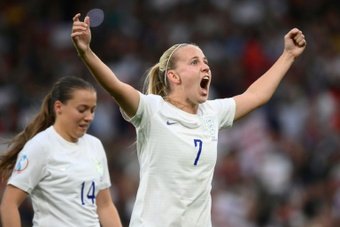 Women's Euros: Mead strike gives hosts England victory in tournament opener
