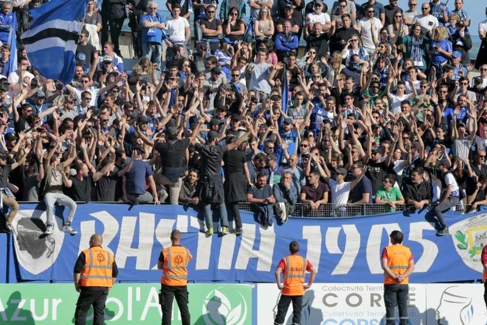 Le groupe de supporters Bastia 1905, durant le match contre Lyon à Furiani, le 16 avril 2017. AFP