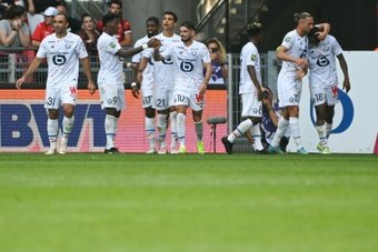 El Lille doblegó al Olimpija Ljubljana (2-0) en el estreno de la Conference League. El conjunto francés se rindió a los goles de Jonathan David y Yusuf Yazici para empezar la aventura con el pie derecho.
