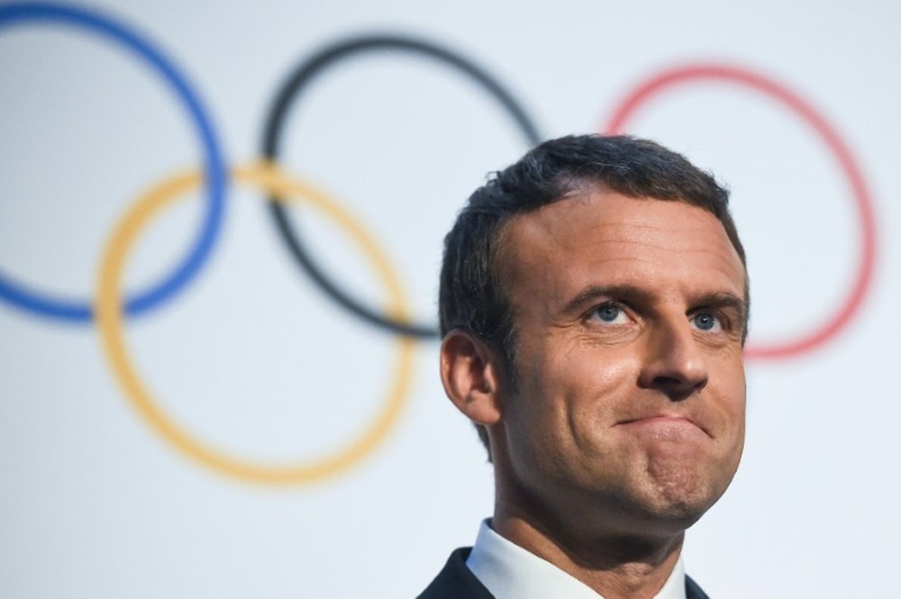 Le président Emmanuel Macron, lors dune visite au musée olympique de Lausanne. AFP