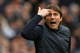 According to 'Rai Sport', Antonio Conte, who has been on sabbatical for a year, has chosen Napoli to return to Italian football. The coach has reached an agreement with president Aurelio De Laurentiis, who has offered him a three-year contract and decision-making power in the next transfer window.