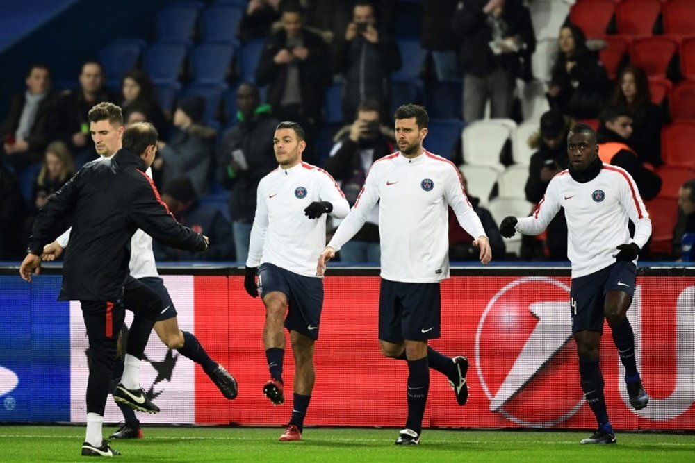 Hatem Ben Arfa participe à léchauffement parisien avant daffronter Ludogorets au Parc des princes, le 6 décembre 2016