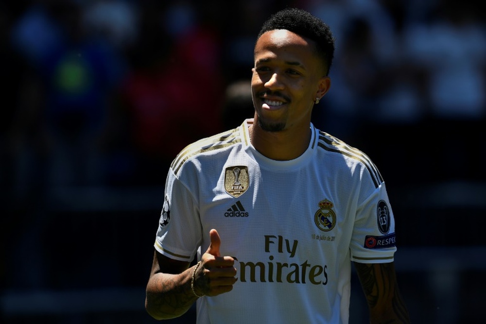 Militao podría causar baja para el Real Madrid en los próximos encuentros. AFP