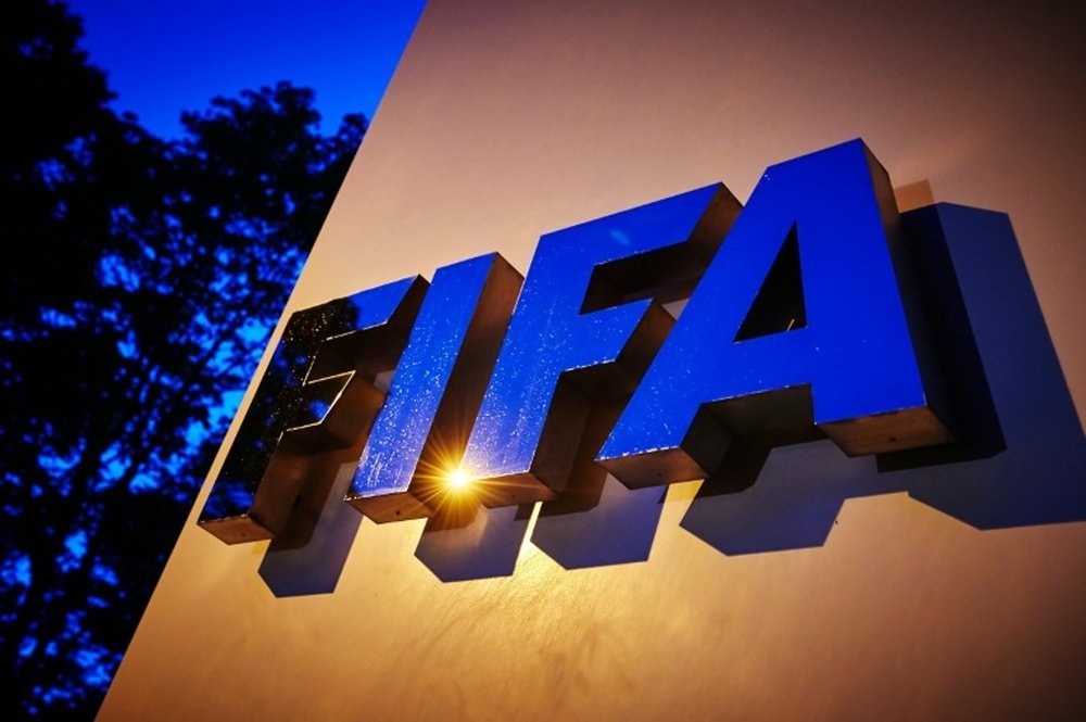 Trois anciens responsables du football sud-africain sont suspendus par la Fifa, dans le cadre de matchs amicaux truqués en 2010