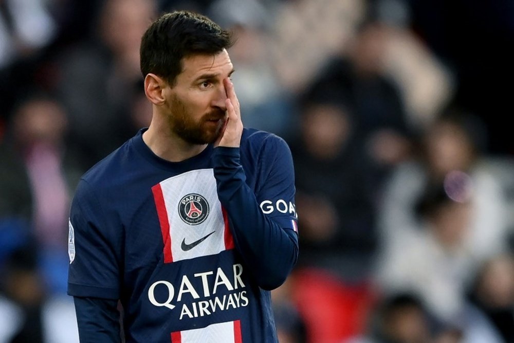 Vidal no entiende el calvario que le están haciendo vivir a Messi. AFP