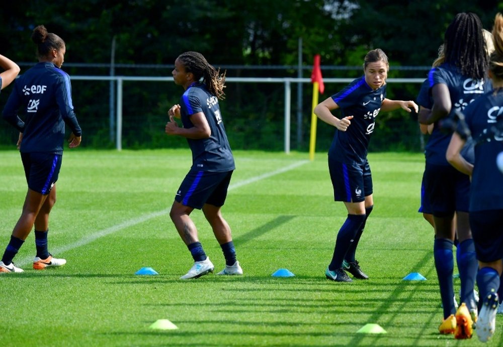 Les joueuses de l'équipe de France à l'entraînement à Zwijndrecht, aux Pays-Bas. AFP
