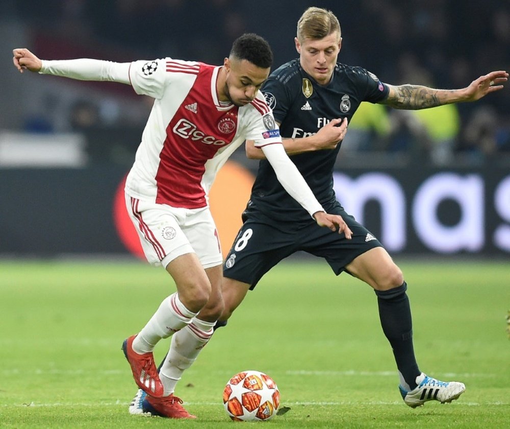 Mazraoui cree que el Ajax no debe cambiar su estilo. AFP