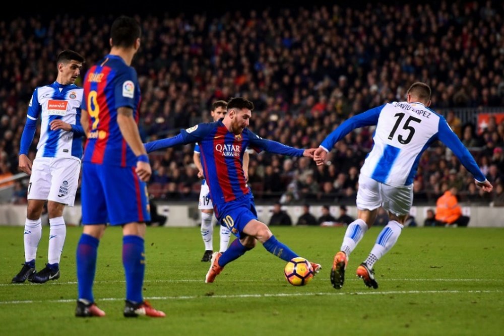 Un jugador del CD Roda ha imitado la jugada del astro argentino . EFE