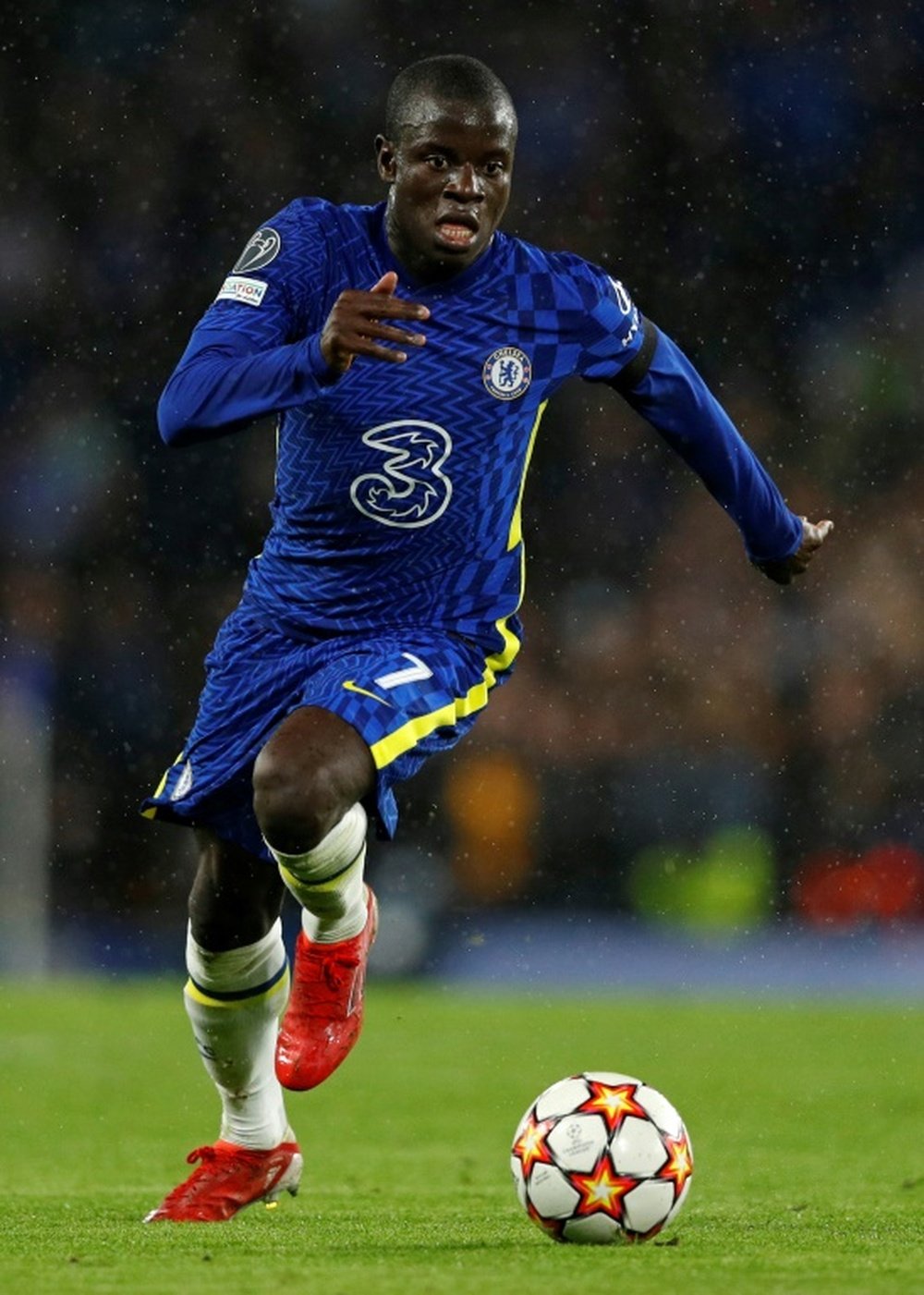 Le milieu de terrain N'Golo Kanté avec Chelsea lors du match de Ligue des champions. AFP