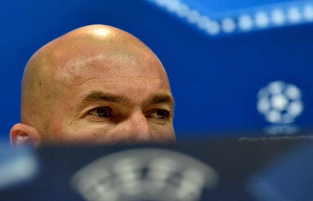 La carrera de Zidane estará en una exposición de fotos. AFP