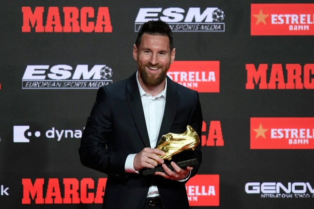 Lionel Messi recebeu a sexta Chuteira de Ouro na Espanha. AFP