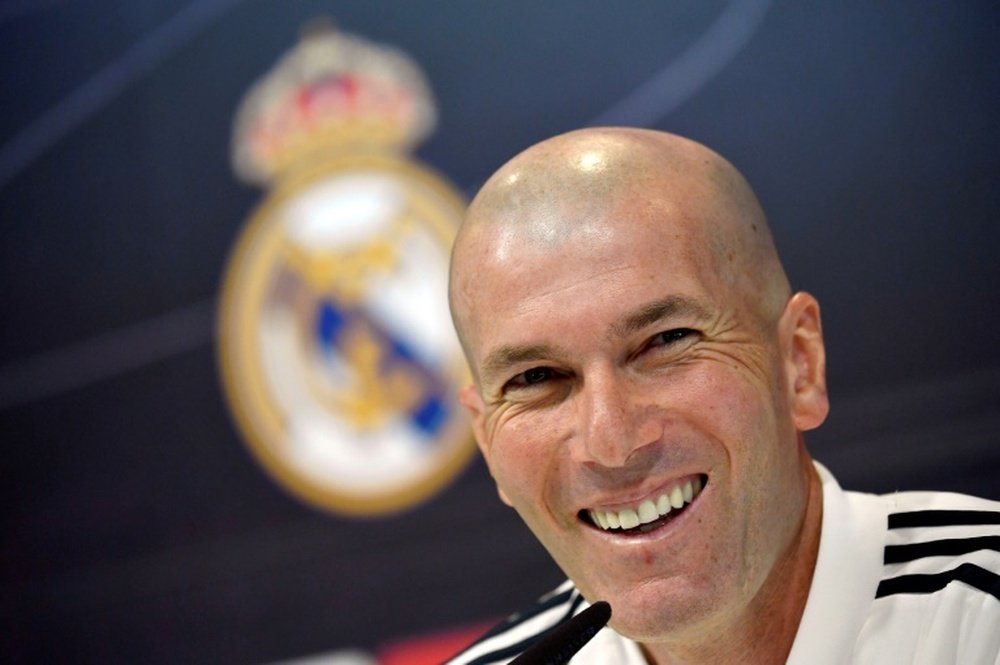 El PSG es optimista y ve a Zidane ya sentado en el puesto que ocupa hoy Pochettino. AFP