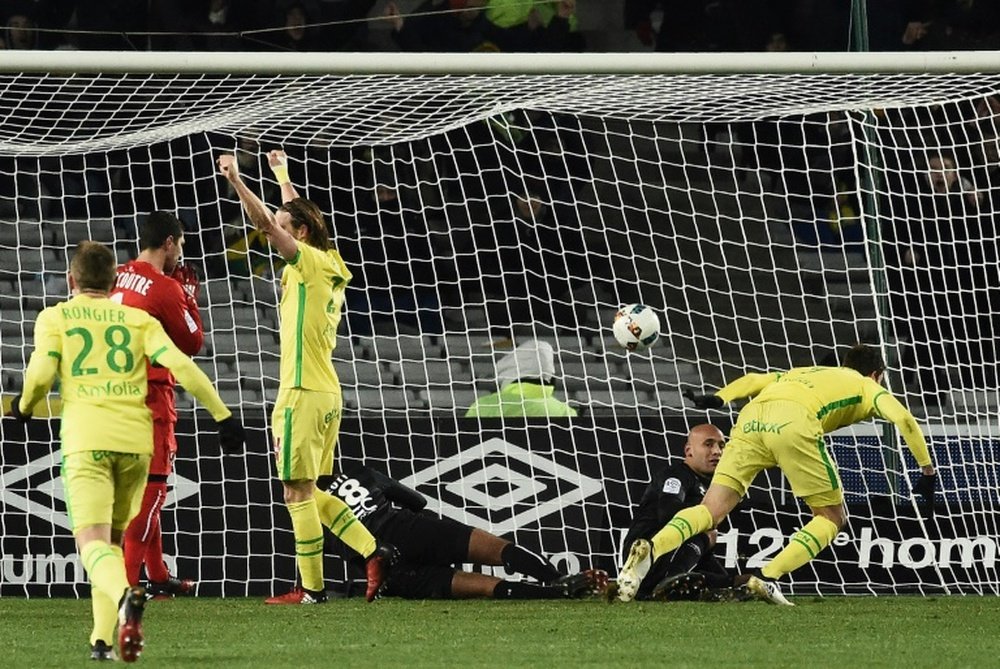 El argentino le dio el triunfo al Nantes. AFP