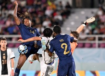 Le sélectionneur de l'équipe de France U17 déplore une deuxième défaite en finale aux tirs au but, après celle à l'Euro il y a six mois.