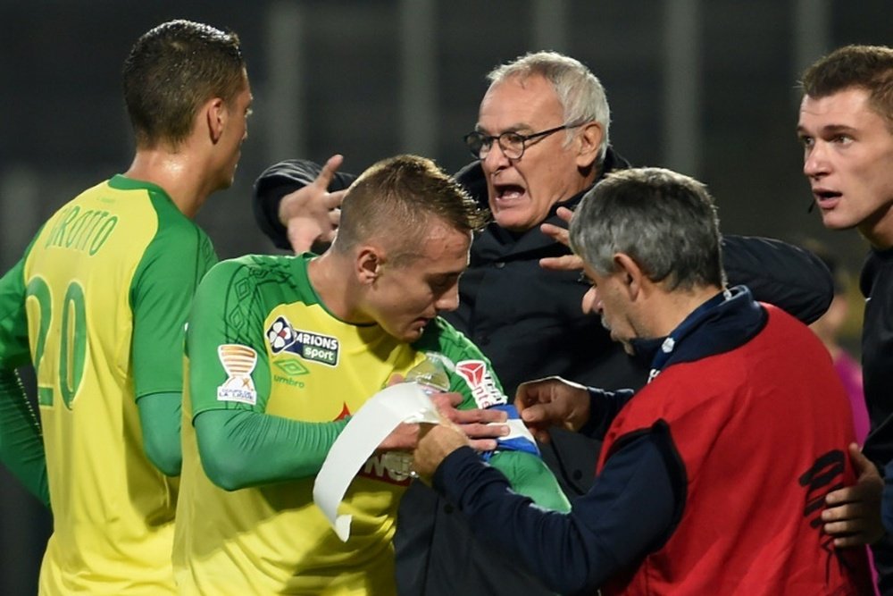 L'entraîneur italien de Nantes Claudio Ranieri énervé durant le match face à Tours. AFP
