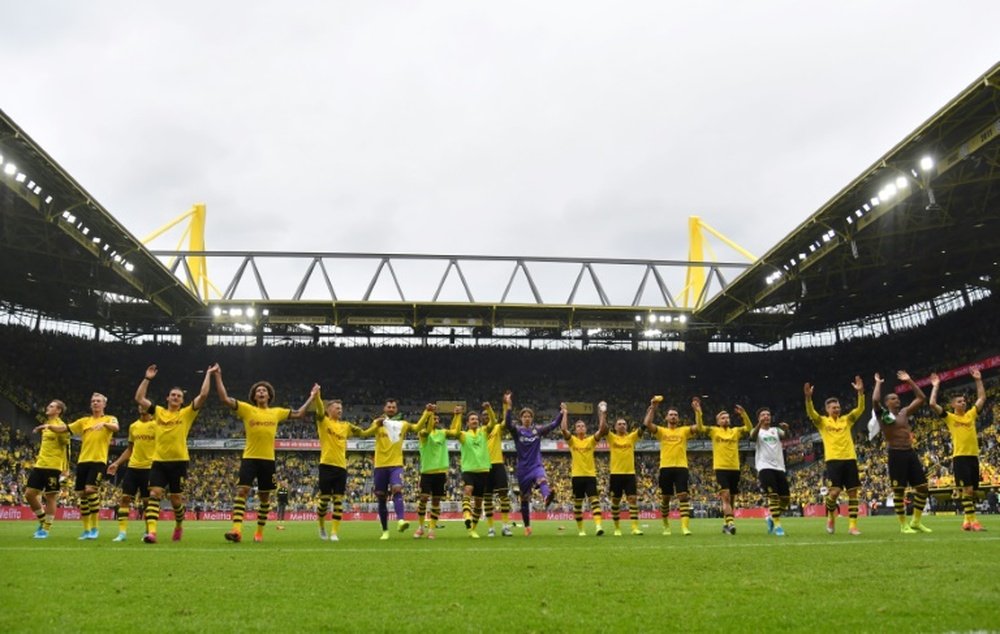 Cartão de visita cinco estrelas do Borussia Dortmund. AFP
