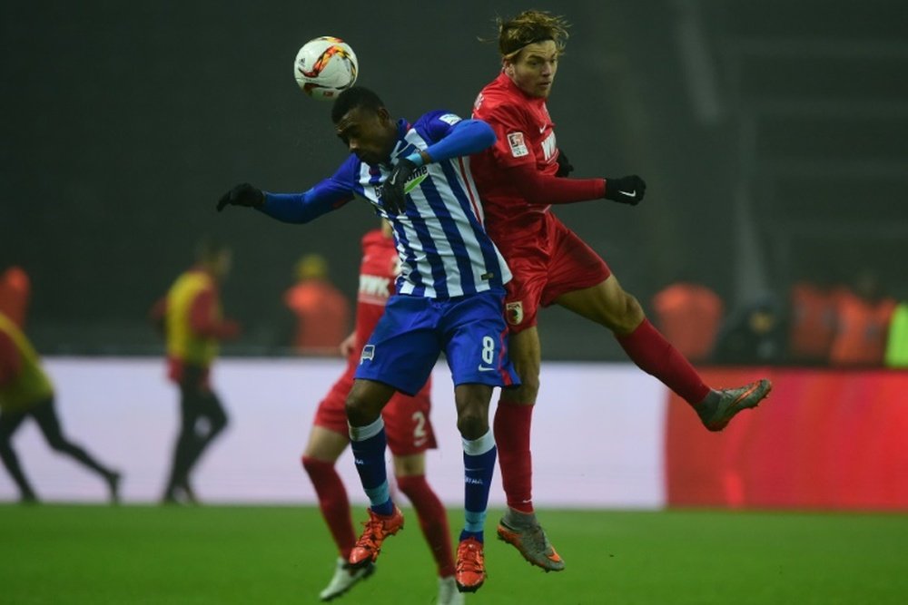 El Hertha ha clavado otro clavo en el ataúd del Augsburgo. AFP/Archivo