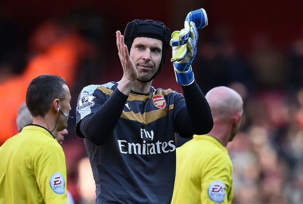 Petr Cech has won the Premier League Golden Glove for the most clean sheets. BeSoccer