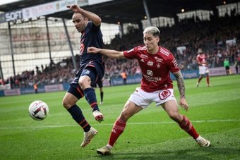 El Brest rescató el empate en la visita del Lille (1-1) con motivo de la 26ª jornada en la Ligue 1. Jonathan David dio esperanzas de apagar a los locales hasta que Martín Satriano mantuvo la 2ª plaza.