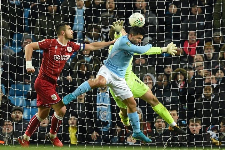 Agüero sauve Manchester City en demi-finale aller