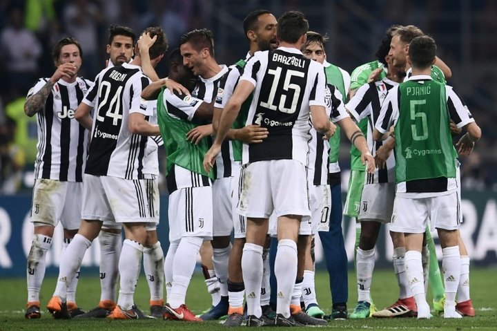 Juventus vence Bolonha e segue líder