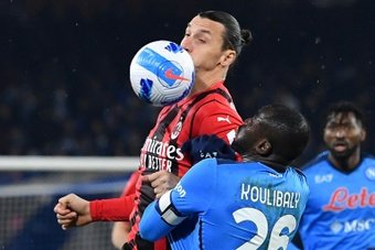Koulibaly apuesta por el Barça y le da tiempo. AFP