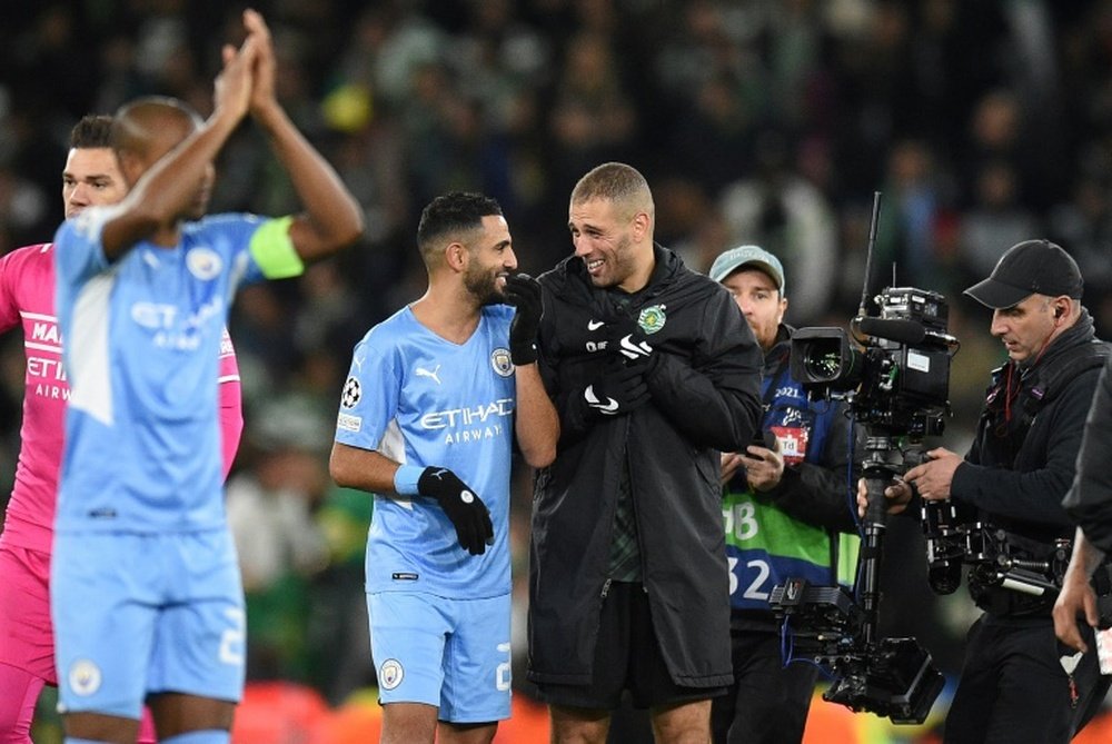 Slimani podría volver a la Ligue 1. AFP