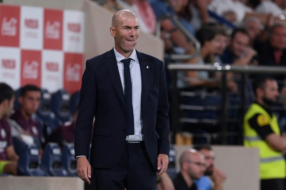 Zidane llama a De la Fuente para el partido en el Parque de los Príncipes. AFP