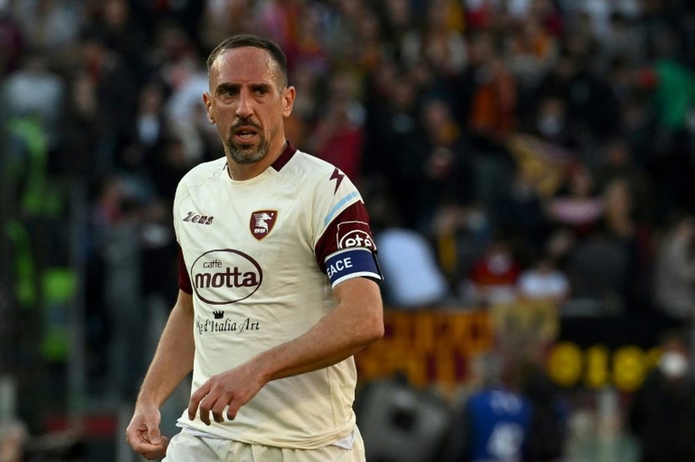 Franck Ribéry forma parte del cuerpo técnico de la Salernitana. AFP