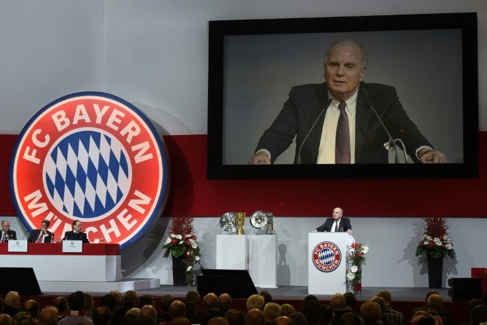 Uli Hoeness, lors de l'assemblée générale du Bayern Munich au siège du club. AFP