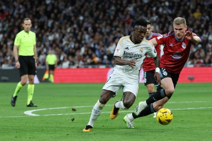 Real Madrid goleia o Celta de Vigo, em noite de gols contra