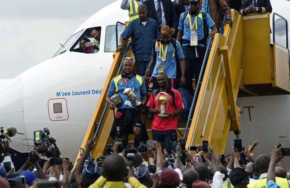 Les Léopards de la RD Congo champions dAfrique reçus en apothéose par leurs fans à laéroport de Ndjili, le 8 février 2016