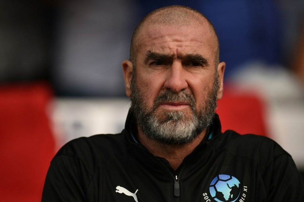 Cantona volvió a pedir más compromiso a los jugadores. AFP