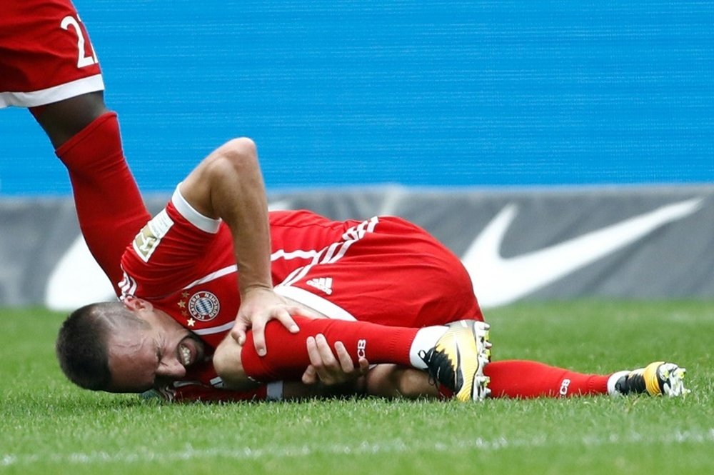 Le milieu du Bayern Franck Ribéry se blesse face au Hertha Berlin. AFP