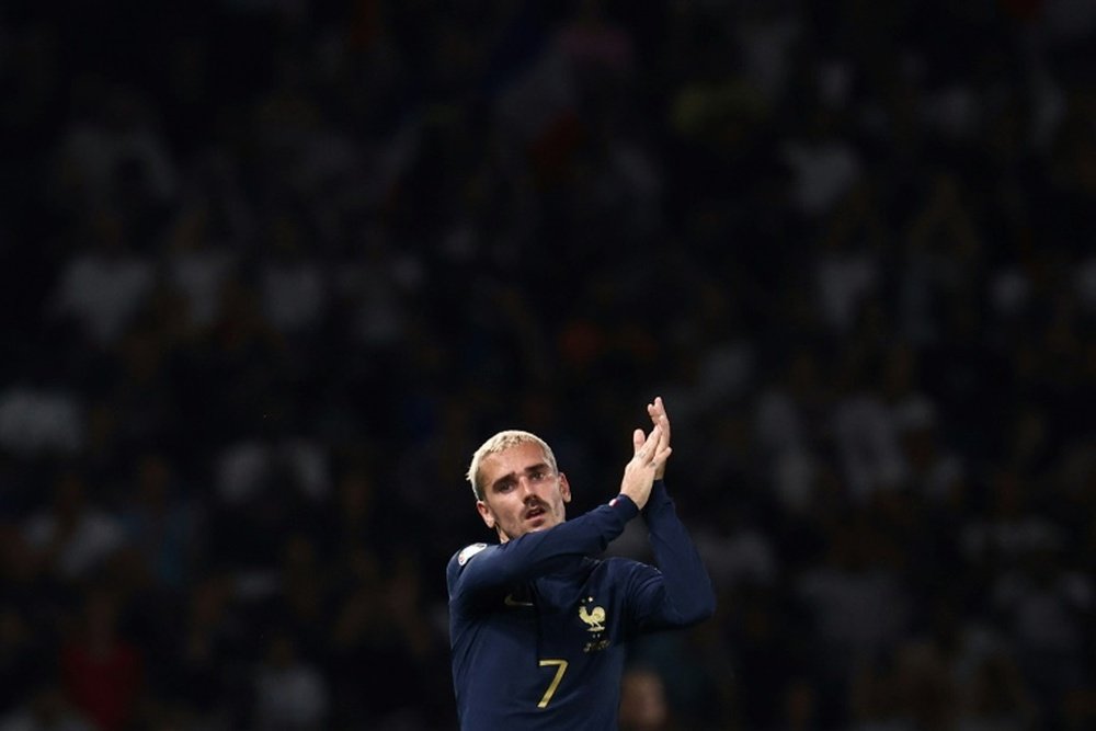 Nasri cree que hay mejores jugadores como Zidane, Henry o Platini. AFP