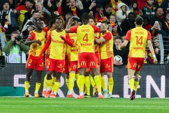 El Lens respondió de forma inmediata al Rennes con una victoria ajustada sobre el necesitado Clermont (1-0). Los de Franck Haise volvieron a la senda del triunfo para afianzar su 6ª plaza de la Ligue 1.