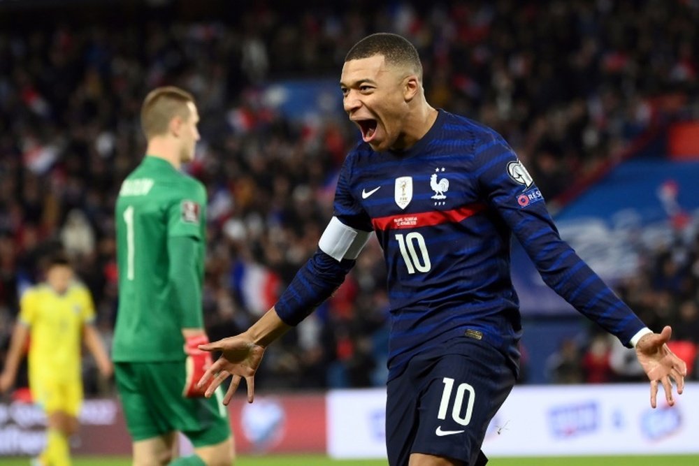Benzema, Deschamps et les réactions après France-Kazakhstan (8-0).