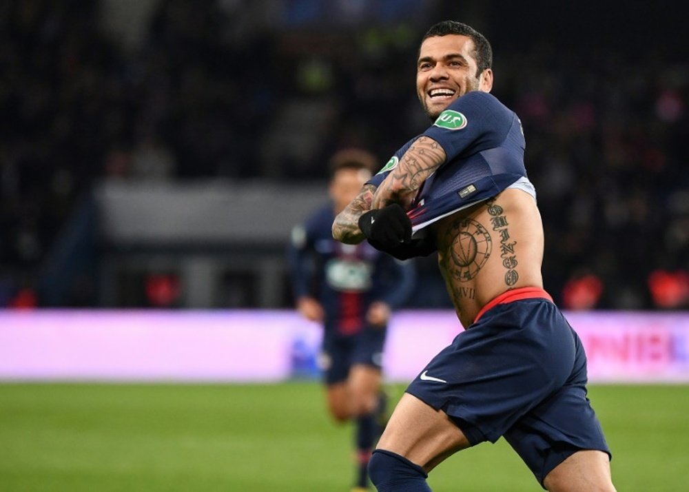 El futbolista brasileño criticó las formas de la afición parisina. AFP