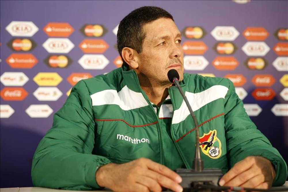 El técnico de la selección de fútbol de Bolivia, Mauricio Soria, asiste hoy, jueves 11 de Junio de 2015, a una conferencia de prensa en Viña del Mar (Chile), antes de su debut en la Copa América Chile 2015. EFE